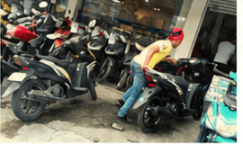 Motorcycle customer delivery management